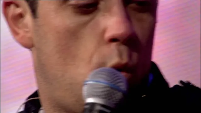 Hình ảnh Robbie Williams Live at Knebworth tập 1 trên PhimMoiHot Hình ảnh Robbie Williams Live at Knebworth tập 1 trên PhimMoiHot