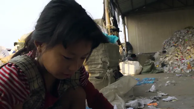 Hình ảnh Vương Quốc Nhựa tập 1 trên PhimMoiHot Hình ảnh Vương Quốc Nhựa tập 1 trên PhimMoiHot