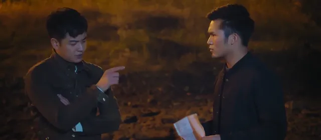Người đàn ông đeo hoa: Nước mắt anh hùng tập 1 Vietsub HD - PhimMoiHot Người đàn ông đeo hoa: Nước mắt anh hùng tập 1 Vietsub HD - PhimMoiHot