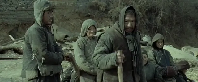 Hình ảnh Nạn đói năm 1942 tập 1 trên PhimMoiHot Hình ảnh Nạn đói năm 1942 tập 1 trên PhimMoiHot