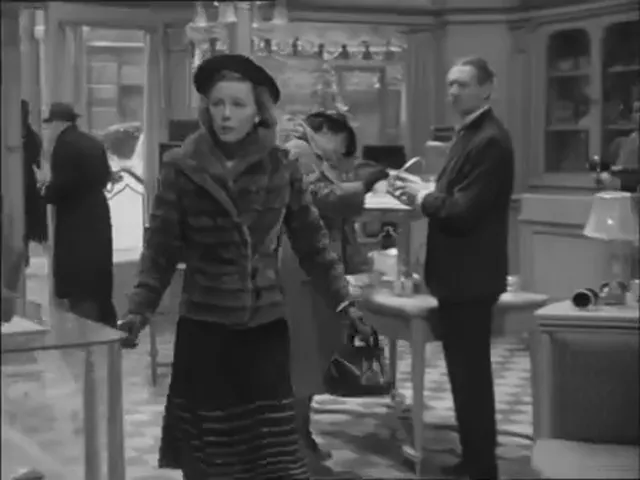 Cửa Hàng Bên Ngã Rẽ 1940 Vietsub HD - PhimMoiHot Cửa Hàng Bên Ngã Rẽ 1940 Vietsub HD - PhimMoiHot