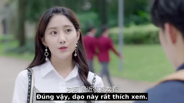 Hình ảnh Truy Cầu : Hoa Khôi Ngoại Mạn Đấu Đầu Ngốc Bạch Ngọt tập 3 trên PhimMoiHot Hình ảnh Truy Cầu : Hoa Khôi Ngoại Mạn Đấu Đầu Ngốc Bạch Ngọt tập 3 trên PhimMoiHot