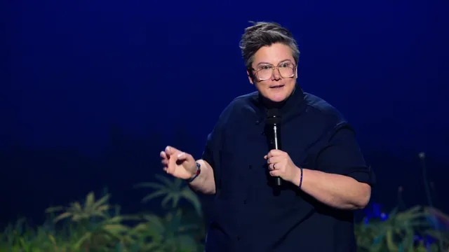 Hannah Gadsby: Một điều đặc biệt 2023 Vietsub HD - PhimMoiHot Hannah Gadsby: Một điều đặc biệt 2023 Vietsub HD - PhimMoiHot