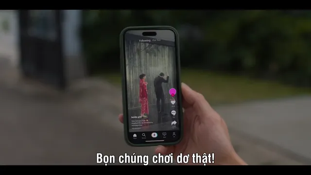 Hình ảnh Lạc Trong Hào Quang tập 1 trên PhimMoiHot Hình ảnh Lạc Trong Hào Quang tập 1 trên PhimMoiHot