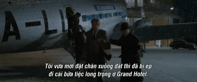 Hình ảnh phim Ông Trăm Tuổi Trèo Qua Cửa Sổ Và Biến Mất trên PhimMoiHot Hình ảnh phim Ông Trăm Tuổi Trèo Qua Cửa Sổ Và Biến Mất trên PhimMoiHot
