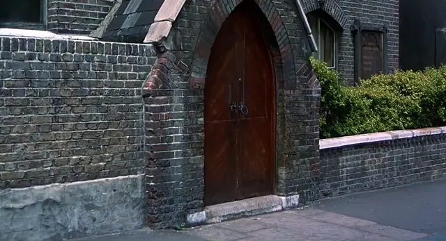 Người Đàn Ông Biết Quá Nhiều tập 1 Vietsub HD - PhimMoiHot Người Đàn Ông Biết Quá Nhiều tập 1 Vietsub HD - PhimMoiHot