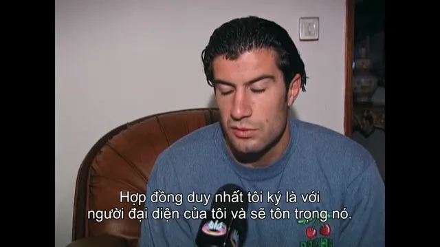 Hình ảnh phim Luís Figo: Vụ chuyển nhượng thay đổi giới bóng đá trên PhimMoiHot Hình ảnh phim Luís Figo: Vụ chuyển nhượng thay đổi giới bóng đá trên PhimMoiHot