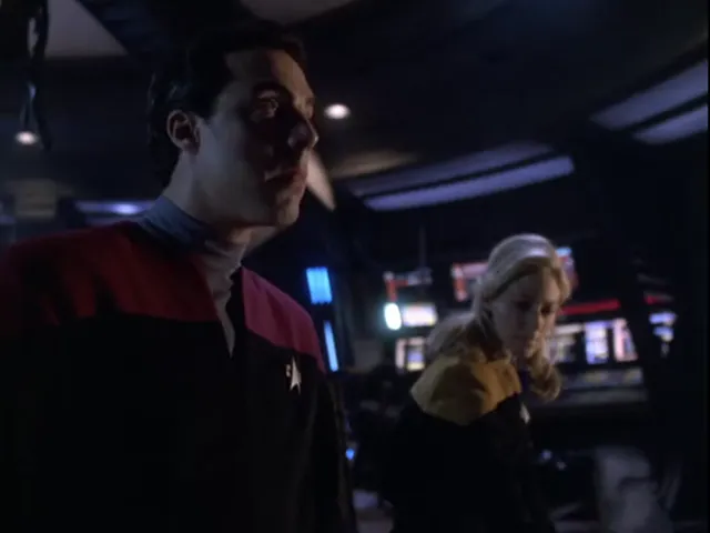 Hình ảnh phim Star Trek: Voyager (Phần 6) trên PhimMoiHot Hình ảnh phim Star Trek: Voyager (Phần 6) trên PhimMoiHot