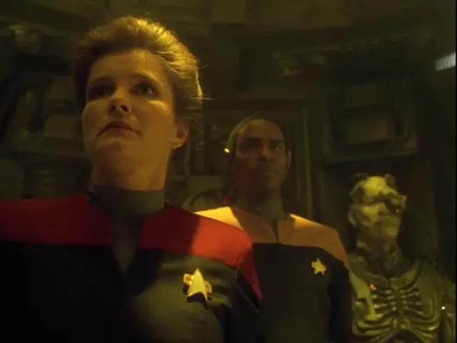 Xem Star Trek: Voyager (Phần 4) tập 6 Vietsub tại PhimMoiHot Xem Star Trek: Voyager (Phần 4) tập 6 Vietsub tại PhimMoiHot
