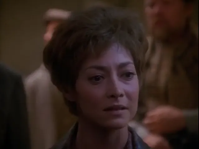 Hình ảnh Star Trek: Voyager (Phần 2) tập 1 trên PhimMoiHot Hình ảnh Star Trek: Voyager (Phần 2) tập 1 trên PhimMoiHot