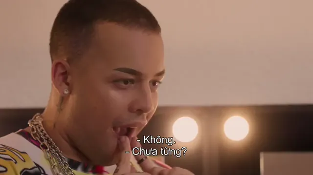 Hình ảnh phim Nữ hoàng drag ra đời trên PhimMoiHot Hình ảnh phim Nữ hoàng drag ra đời trên PhimMoiHot