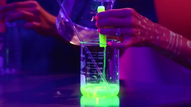 Hình ảnh phim Phòng thí nghiệm diệu kỳ của Emily trên PhimMoiHot Hình ảnh phim Phòng thí nghiệm diệu kỳ của Emily trên PhimMoiHot