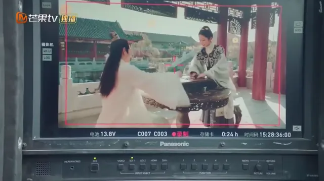 Bệ Hạ Bên Trái, Sếp Bên Phải 2021 Vietsub HD - PhimMoiHot Bệ Hạ Bên Trái, Sếp Bên Phải 2021 Vietsub HD - PhimMoiHot