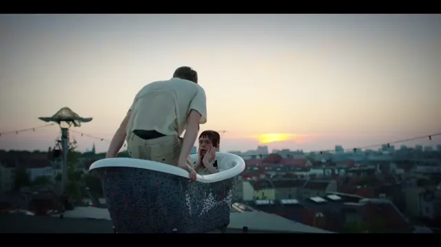 Hình ảnh Rumspringa – An Amish in Berlin tập 1 trên PhimMoiHot Hình ảnh Rumspringa – An Amish in Berlin tập 1 trên PhimMoiHot