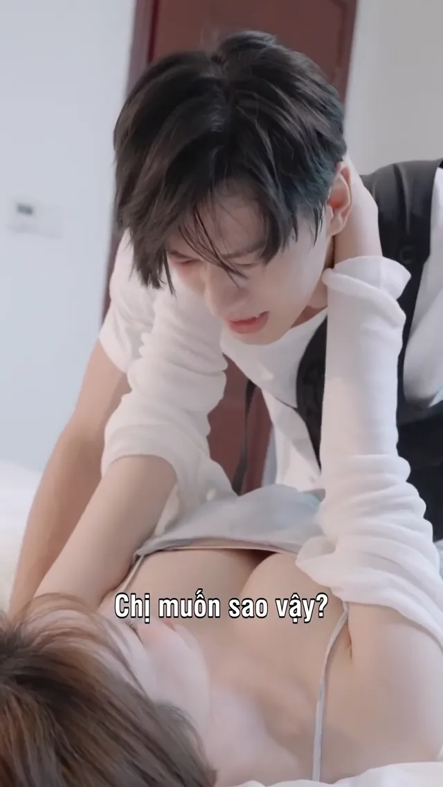 Hình ảnh Thần Y: Bị Sáu Người Vợ Xinh Đẹp Vây Quanh tập 2 trên PhimMoiHot Hình ảnh Thần Y: Bị Sáu Người Vợ Xinh Đẹp Vây Quanh tập 2 trên PhimMoiHot
