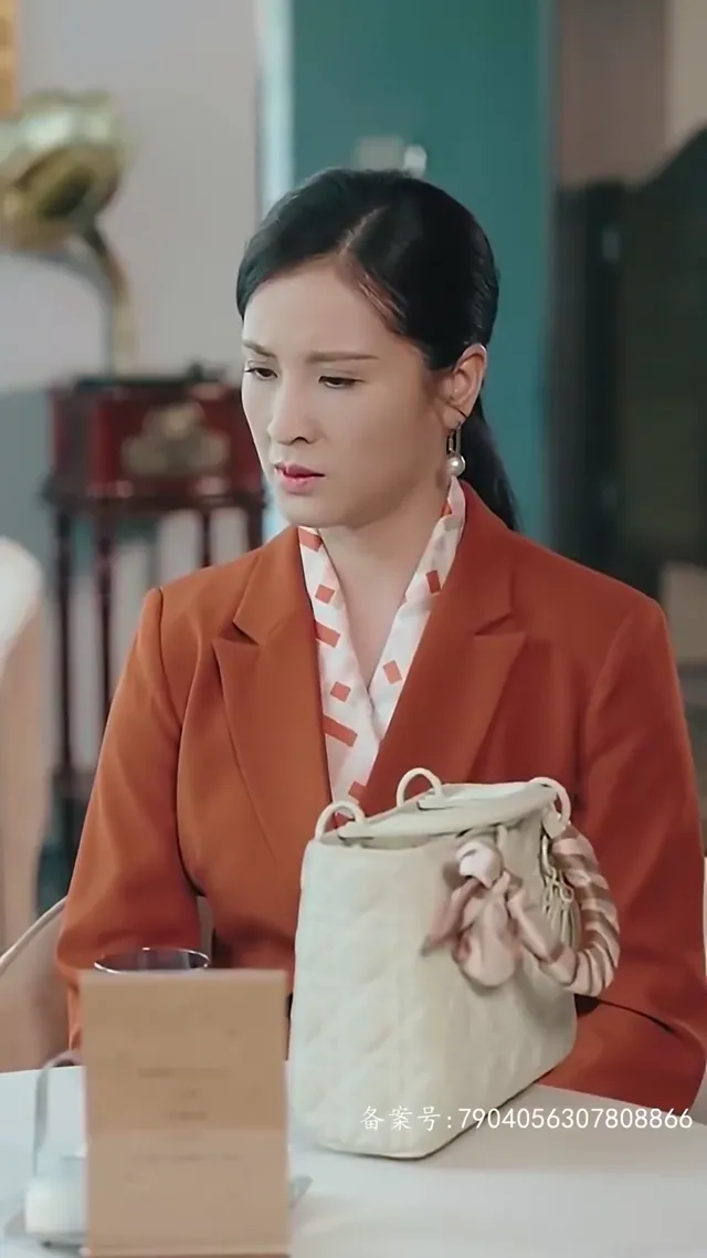 Bạn Gái Nghèo Hóa Ra Là Tiểu Thư Tỷ Phú 2: Em Bé Đáng Yêu Xuất Hiện tập 1 Vietsub HD - PhimMoiHot Bạn Gái Nghèo Hóa Ra Là Tiểu Thư Tỷ Phú 2: Em Bé Đáng Yêu Xuất Hiện tập 1 Vietsub HD - PhimMoiHot