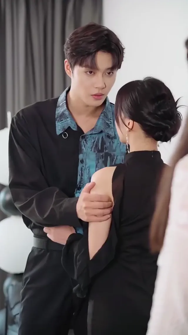 Tiểu Thư Trở Về: Đá Văng Gã Tồi Tệ Và Lấy Lại Gia Tài tập 2 Vietsub HD - PhimMoiHot Tiểu Thư Trở Về: Đá Văng Gã Tồi Tệ Và Lấy Lại Gia Tài tập 2 Vietsub HD - PhimMoiHot