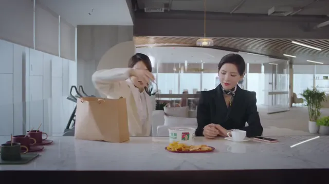 Khi Bóng Đêm Gợn Sóng 2021 Vietsub HD - PhimMoiHot Khi Bóng Đêm Gợn Sóng 2021 Vietsub HD - PhimMoiHot