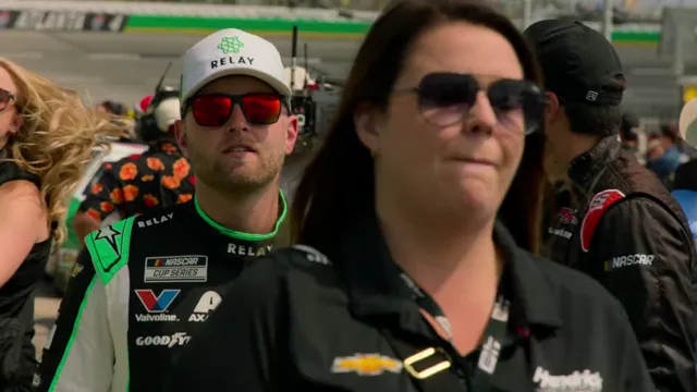 NASCAR: Hết tốc lực (Phần 2) tập 1 Vietsub HD - PhimMoiHot NASCAR: Hết tốc lực (Phần 2) tập 1 Vietsub HD - PhimMoiHot