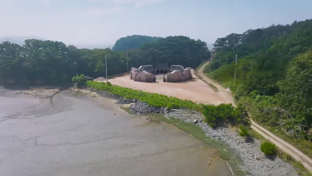 Hình ảnh phim Siren: Sinh tồn trên đảo hoang trên PhimMoiHot Hình ảnh phim Siren: Sinh tồn trên đảo hoang trên PhimMoiHot